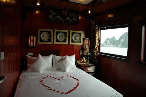 Chambre sur la jonque Dragon Pearl dans la baie dHalong